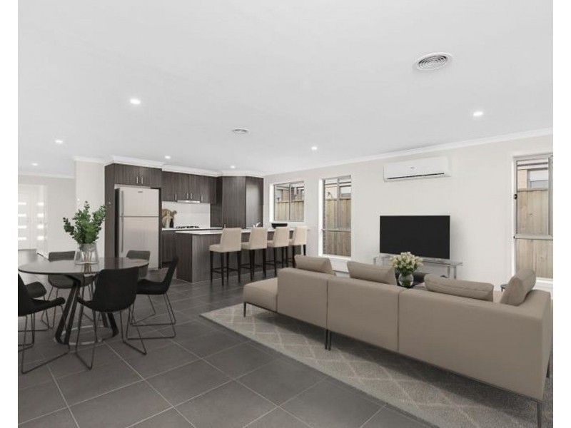 19 OXBOW CRESCENT, Lawnton QLD 4501