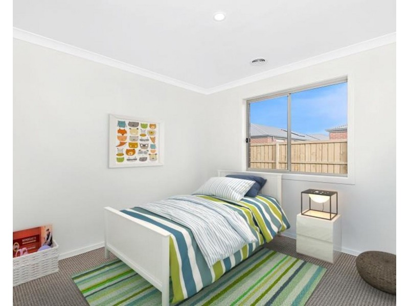 19 OXBOW CRESCENT, Lawnton QLD 4501