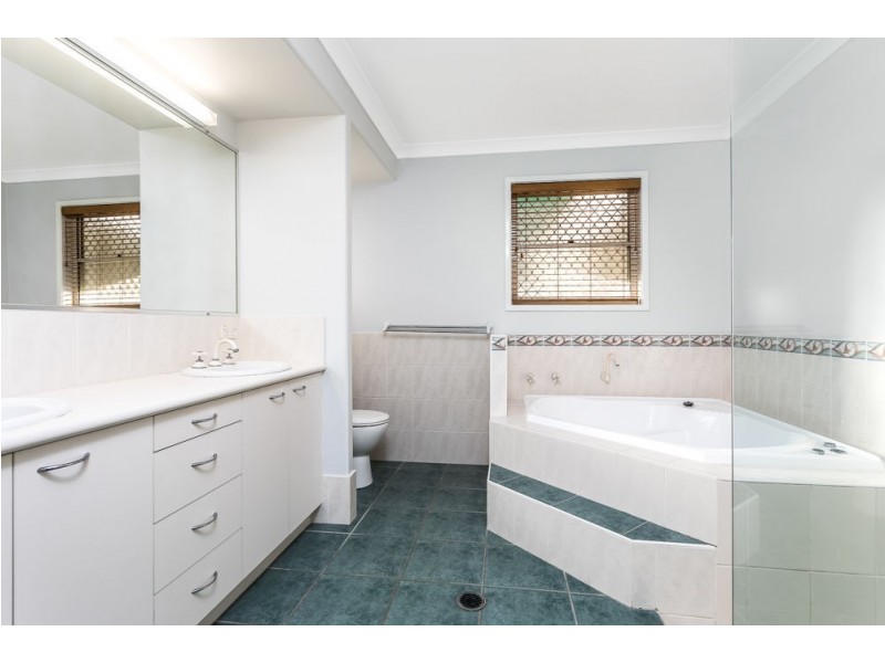 1 Chilton Crescent, North Lakes QLD 4509