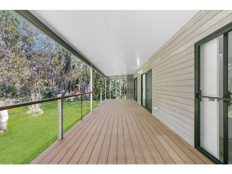 21 Michiko St, Macleay Island QLD 4184