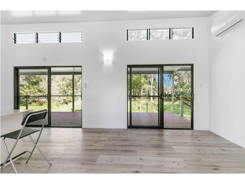21 Michiko St, Macleay Island QLD 4184