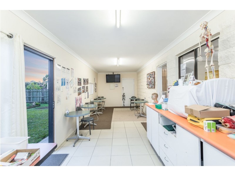 327 Deception Bay Road, Deception Bay QLD 4508