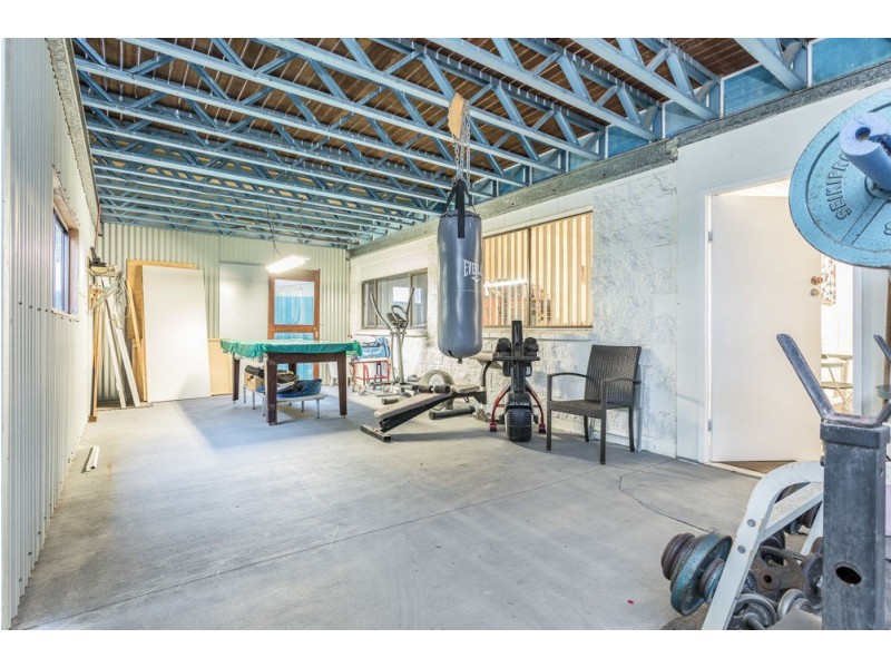 327 Deception Bay Road, Deception Bay QLD 4508