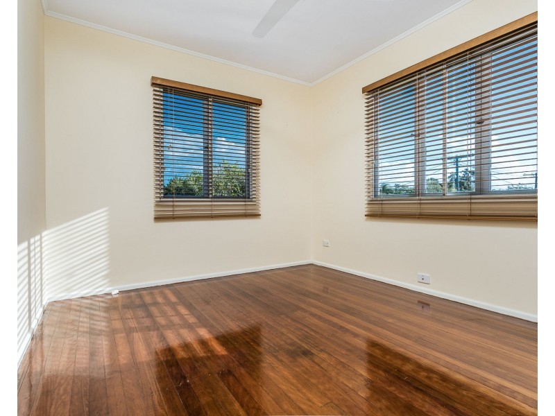 101 Scarborough Road, Redcliffe QLD 4020