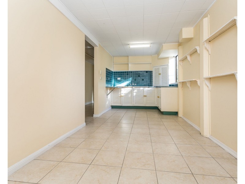 101 Scarborough Road, Redcliffe QLD 4020