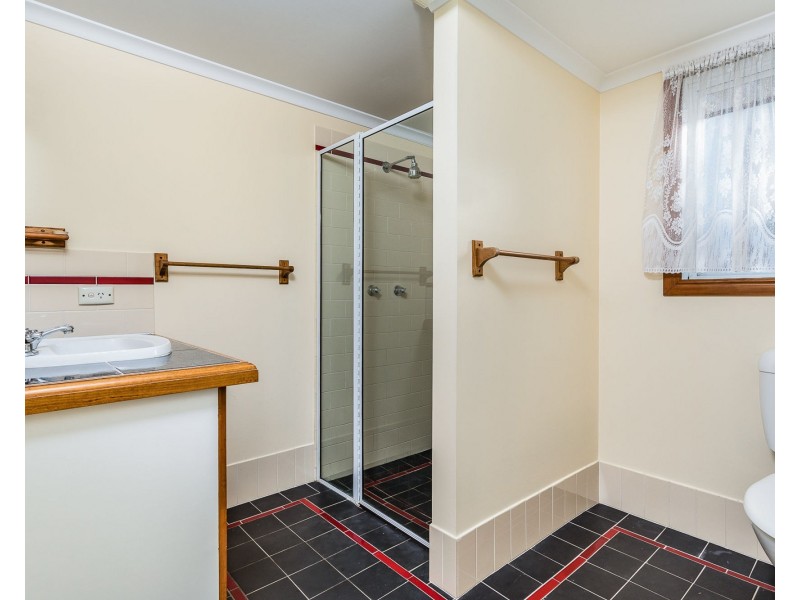 101 Scarborough Road, Redcliffe QLD 4020