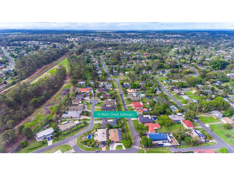 16 Water Street, Kallangur QLD 4503
