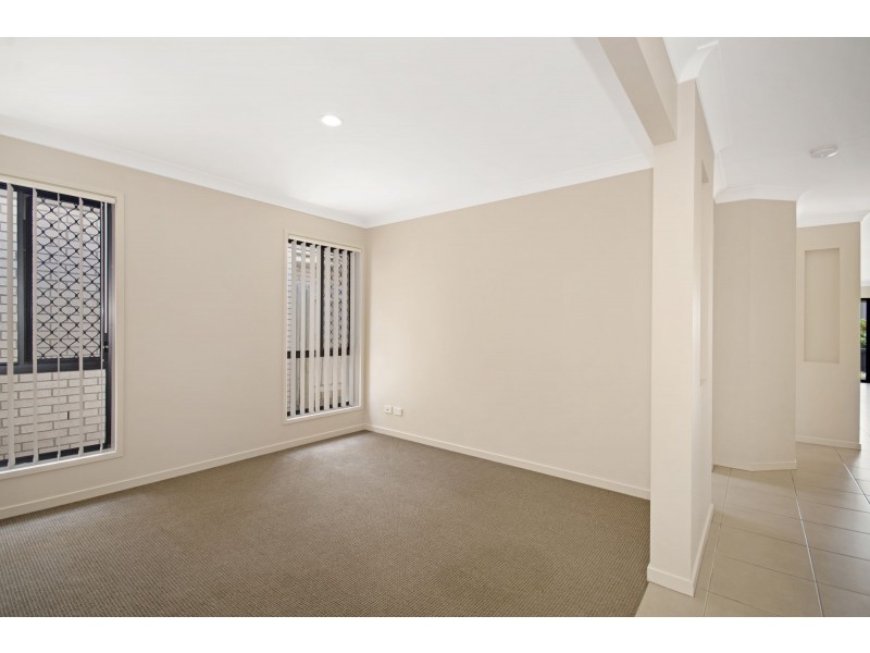 22 Severn Crescent, North Lakes QLD 4509