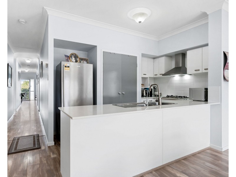 92 Nicklaus Parade, North Lakes QLD 4509