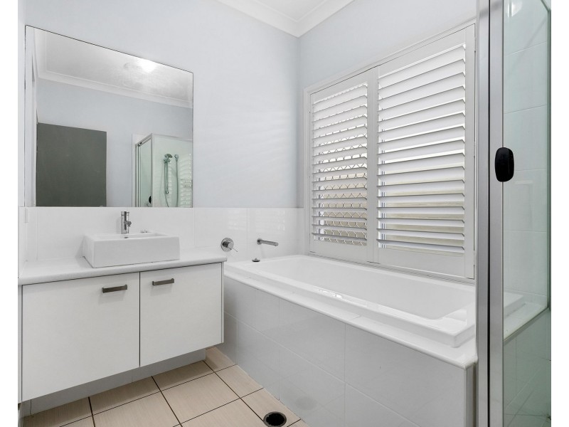 92 Nicklaus Parade, North Lakes QLD 4509