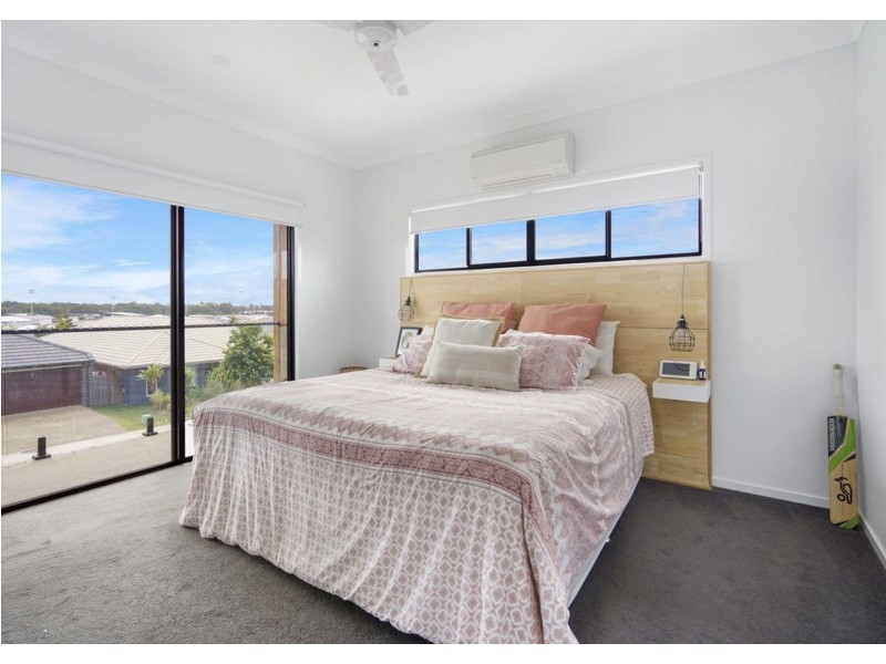 14 Hinton Crescent, Mango Hill QLD 4509
