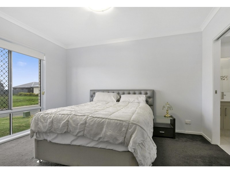 7 Dalray Street, Kallangur QLD 4503