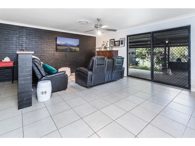 16 Water Street, Kallangur QLD 4503