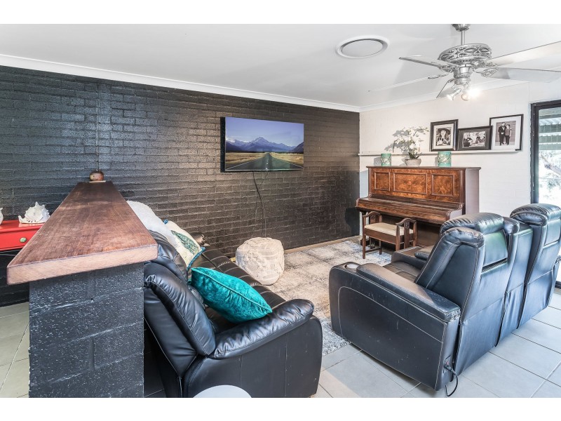 16 Water Street, Kallangur QLD 4503