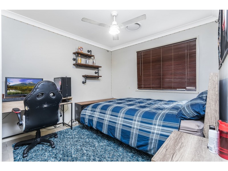 16 Water Street, Kallangur QLD 4503