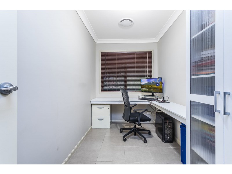 16 Water Street, Kallangur QLD 4503