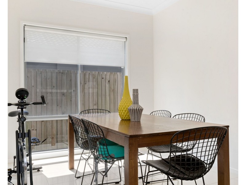 8 Glider Street, North Lakes QLD 4509