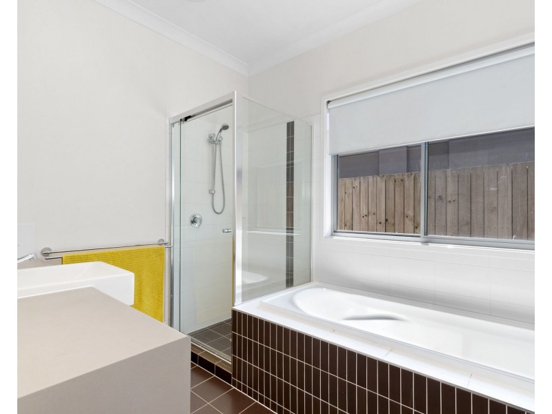 8 Glider Street, North Lakes QLD 4509