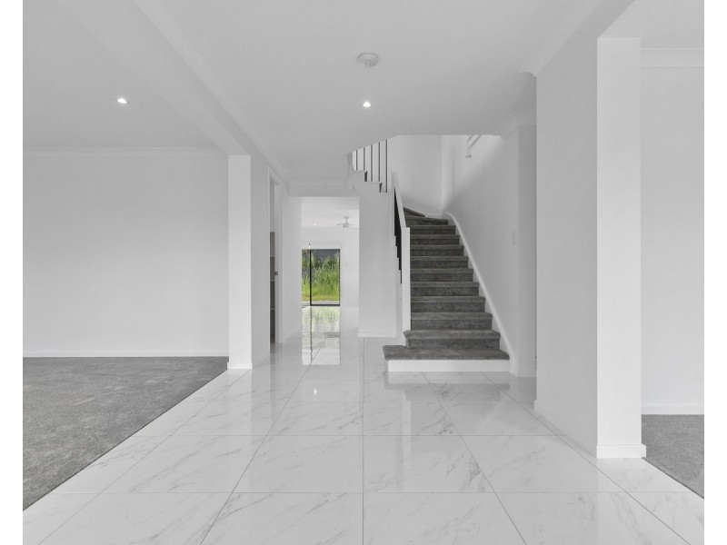 16 Executive Way, Bridgeman Downs QLD 4035