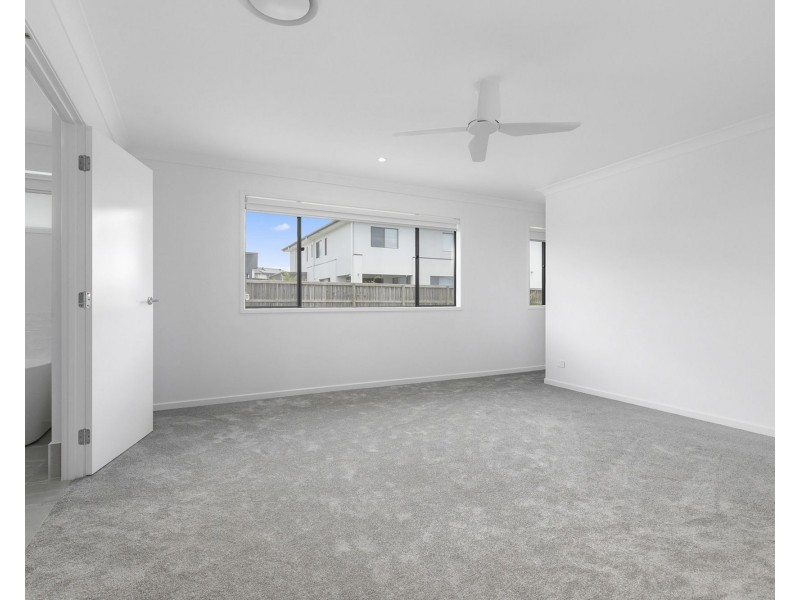 16 Executive Way, Bridgeman Downs QLD 4035