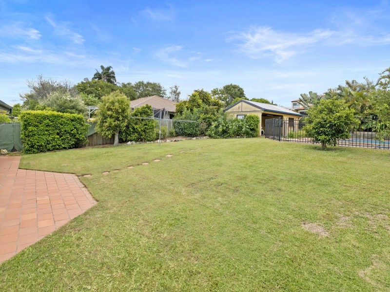 2 Brennan Road, Scarborough QLD 4020