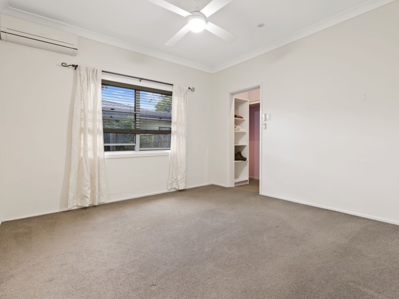 2 Brennan Road, Scarborough QLD 4020