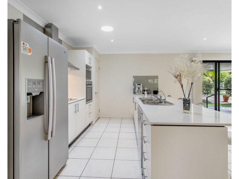18 Water Street, Kallangur QLD 4503