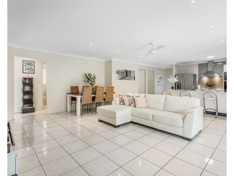 18 Water Street, Kallangur QLD 4503
