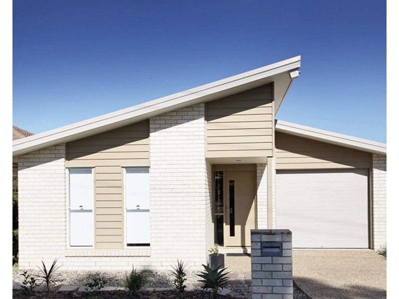 7 Balstrup Road North, Kallangur QLD 4503