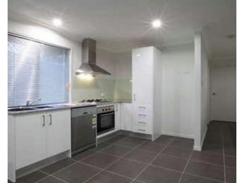 2/5 Gabrielle Court, Kallangur QLD 4503