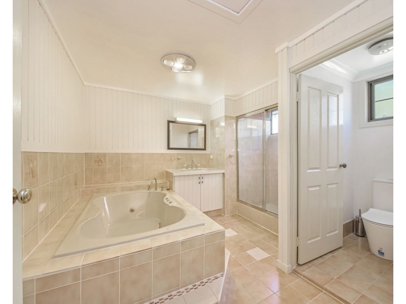 106 Ridley Road, Bridgeman Downs QLD 4035