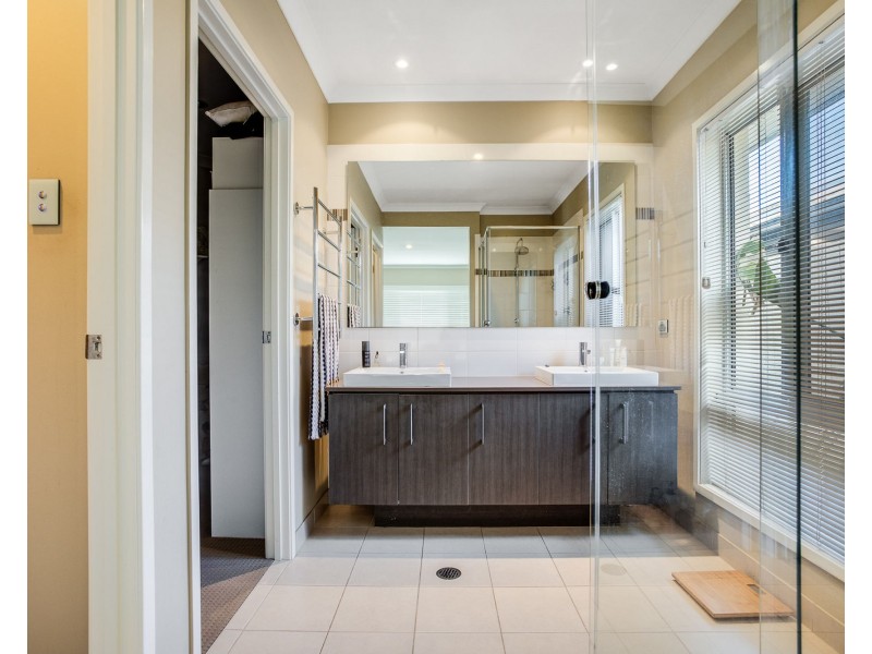 11 Shoreacres Street, North Lakes QLD 4509