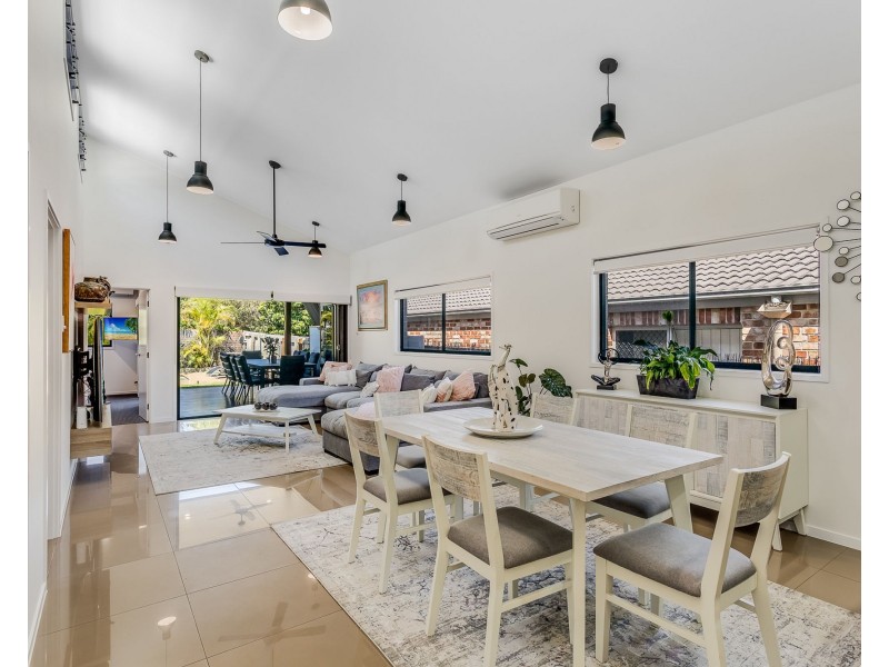 6a Cole Street, Scarborough QLD 4020