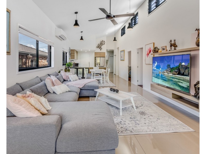 6a Cole Street, Scarborough QLD 4020