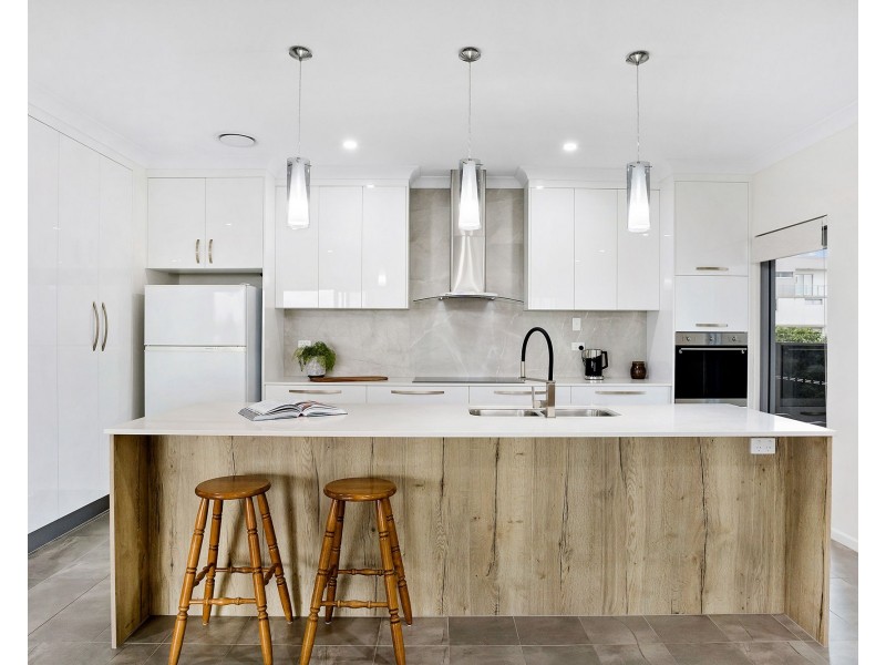 11/12 Louis St, Redcliffe QLD 4020