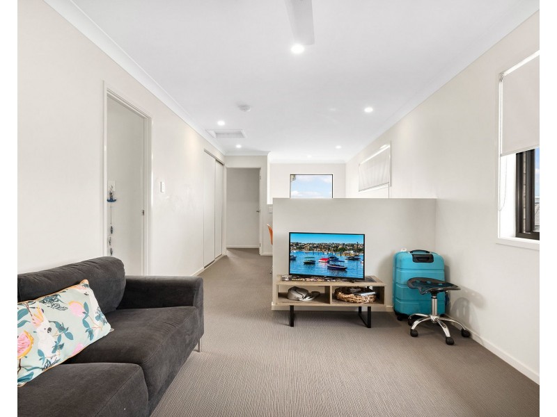 43 Tasmania Ave, Newport QLD 4020