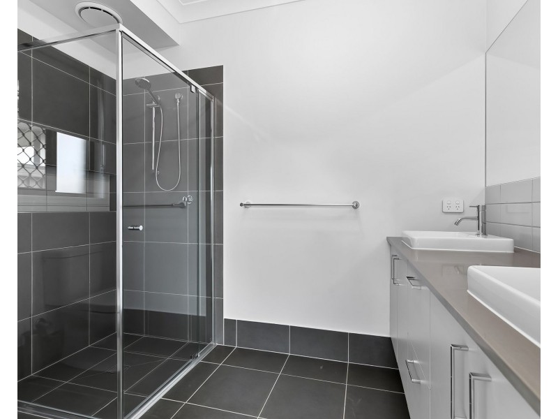 12 LEXIEBELL COURT, Bray Park QLD 4500