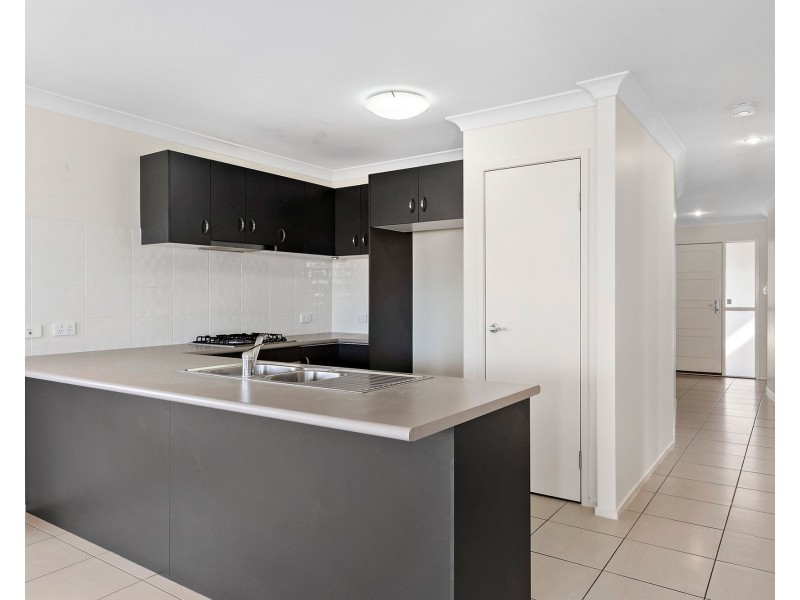16 Severn Crescent, North Lakes QLD 4509