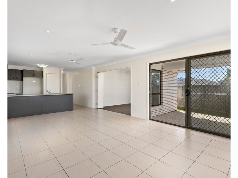16 Severn Crescent, North Lakes QLD 4509