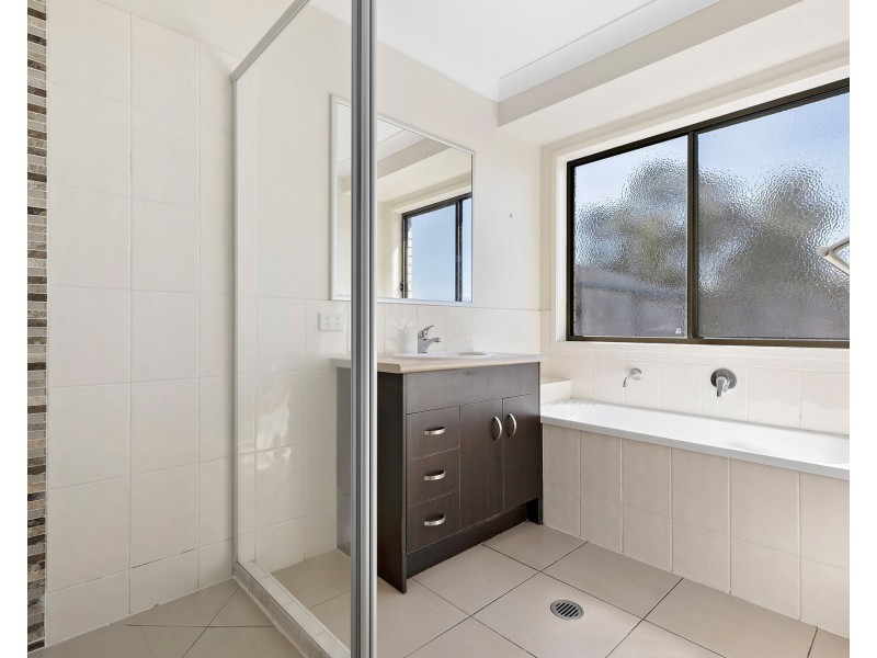 16 Severn Crescent, North Lakes QLD 4509