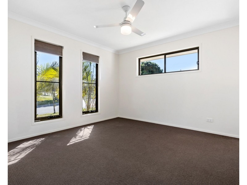 16 Severn Crescent, North Lakes QLD 4509