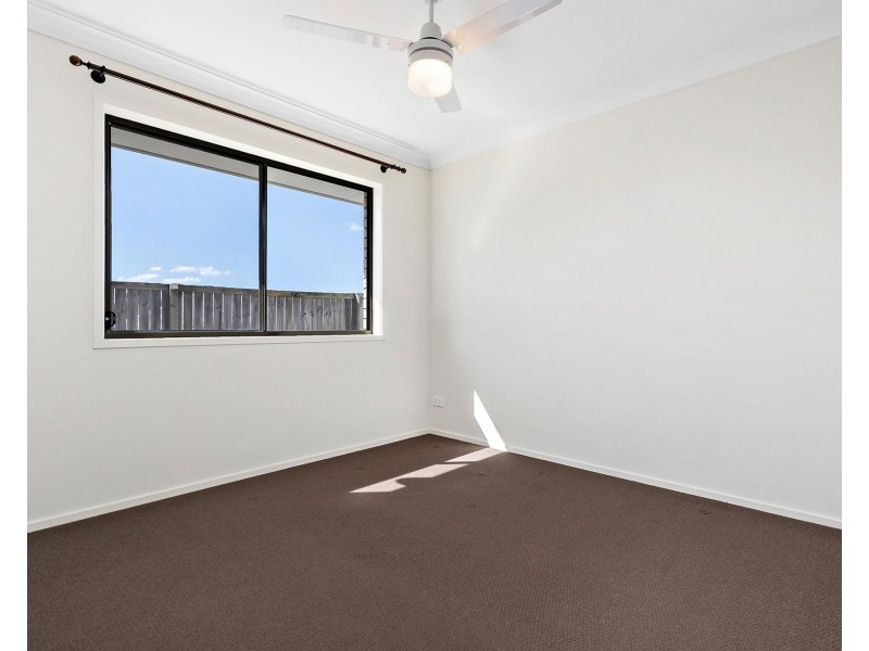 16 Severn Crescent, North Lakes QLD 4509