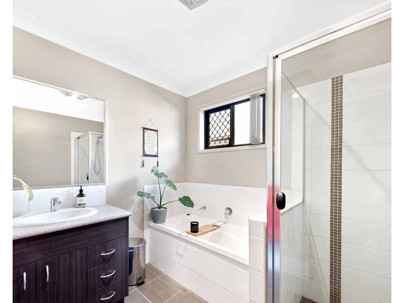 12 Gabrielle Court, Kallangur QLD 4503
