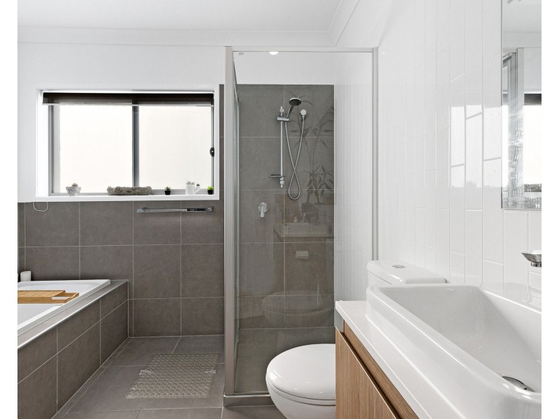 80 McConnell Esplanade, Strathpine QLD 4500