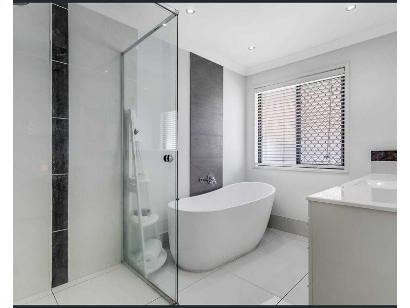 7 Mangrove Court, Rothwell QLD 4022