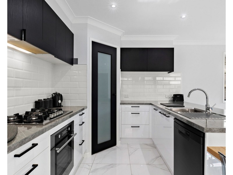 35 Shimao Crescent, North Lakes QLD 4509