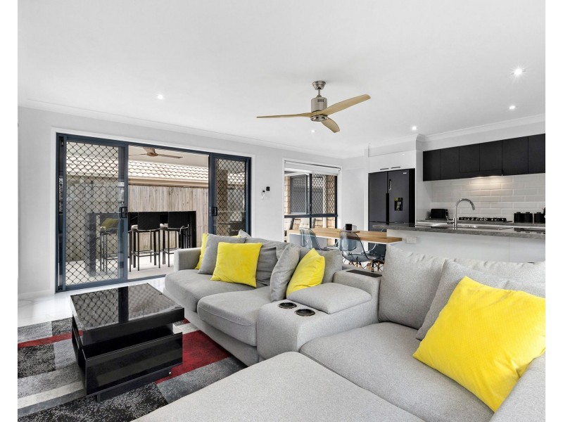 35 Shimao Crescent, North Lakes QLD 4509
