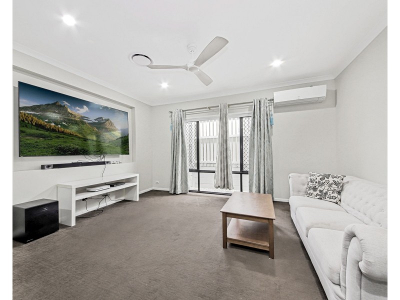 8 Eaton Close, North Lakes QLD 4509