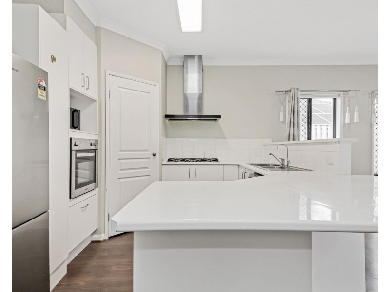 8 Eaton Close, North Lakes QLD 4509
