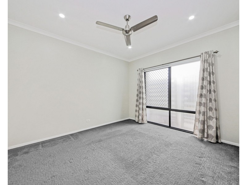 8 Eaton Close, North Lakes QLD 4509